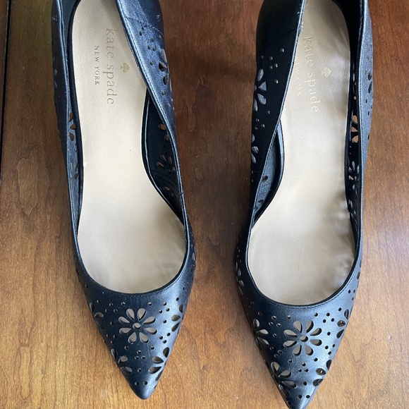 Kate Spade Floral Cut Out Black Classic Pumps - Picture 2 of 4